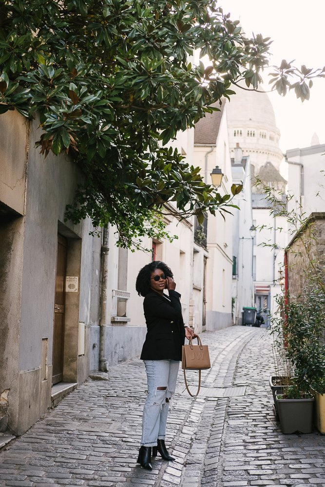 Jazzmine posed in Parisian alley.